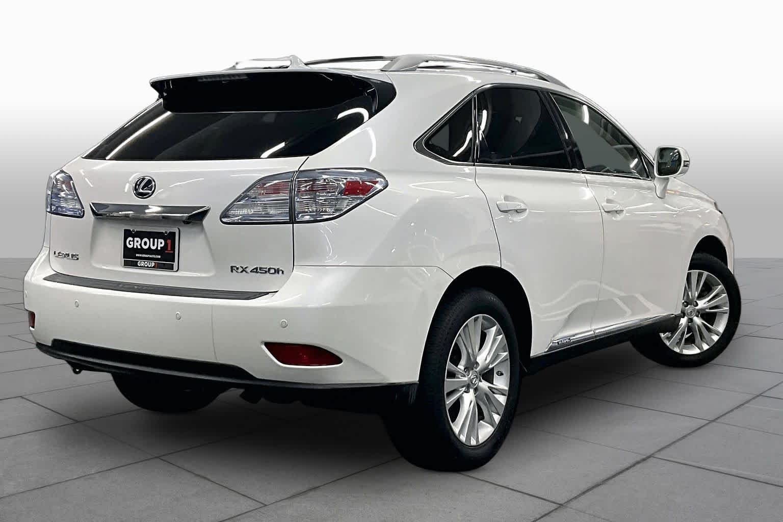 Used 2010 Starfire Pearl Lexus  image 12