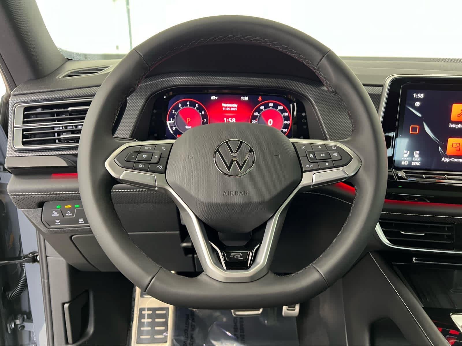 2026 Volkswagen Atlas Cross Sport SEL Premium R-LINE - Photo 15