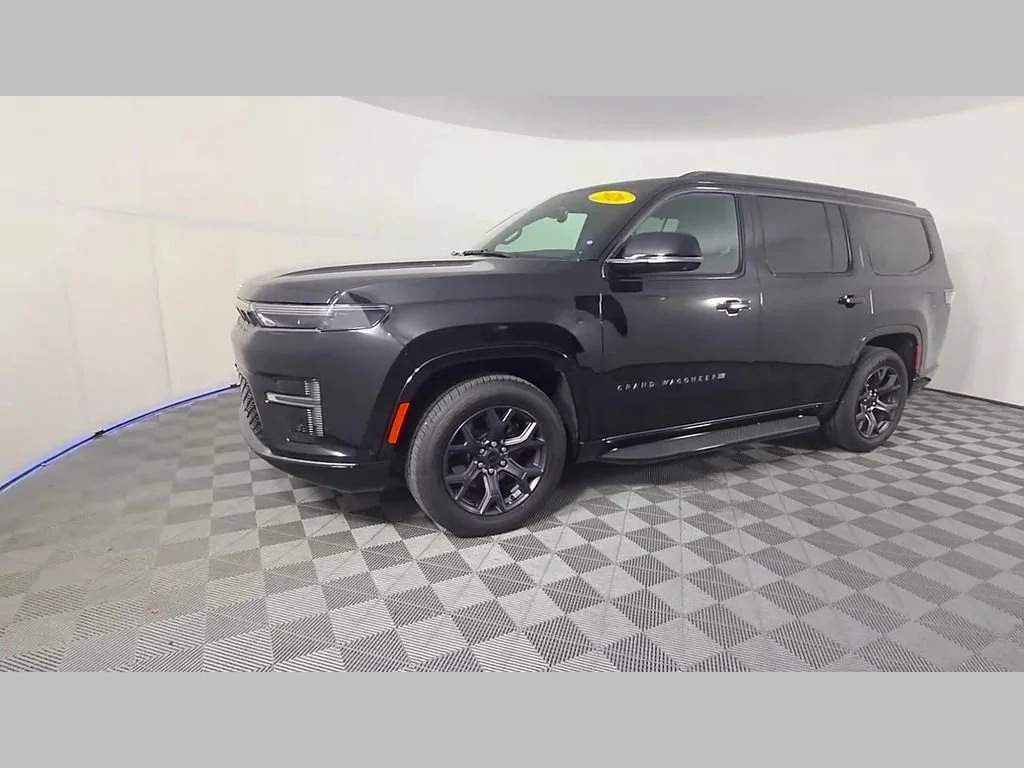 New 2026 High Gloss Black Exterior Paint Jeep Limited Altitude image 36