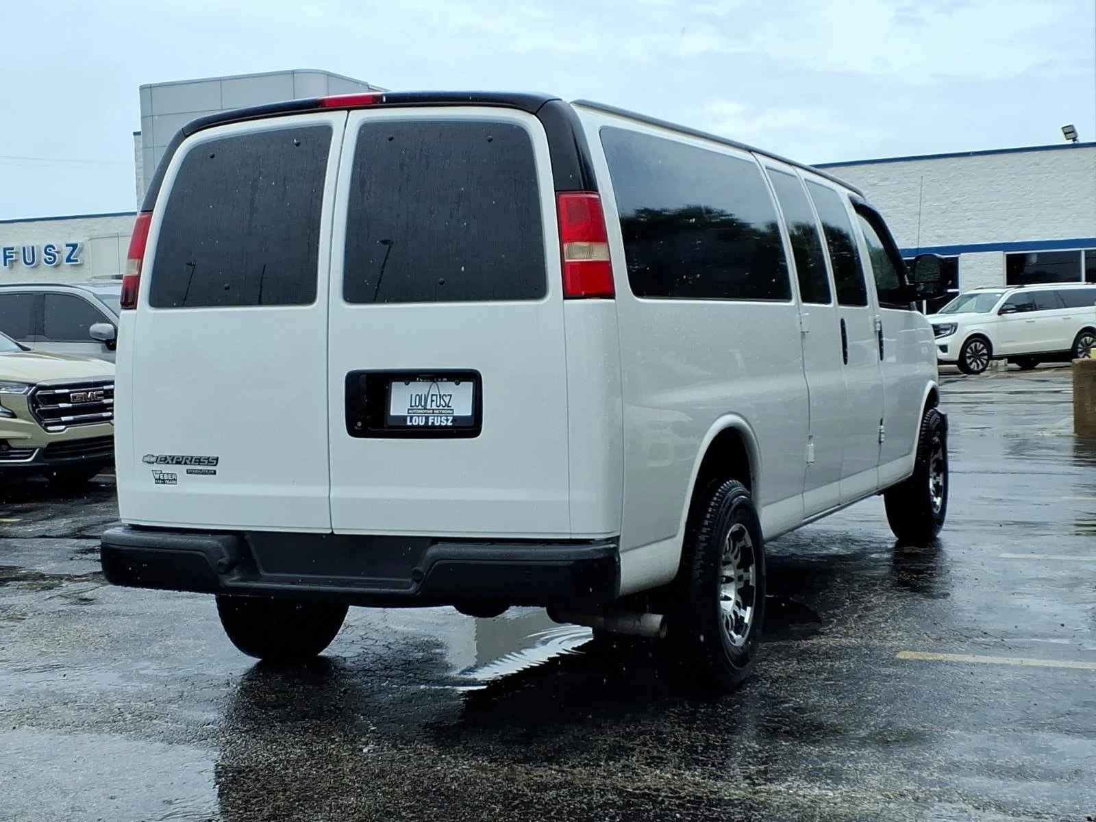 Used 2016 Summit White Chevrolet Paratransit image 27