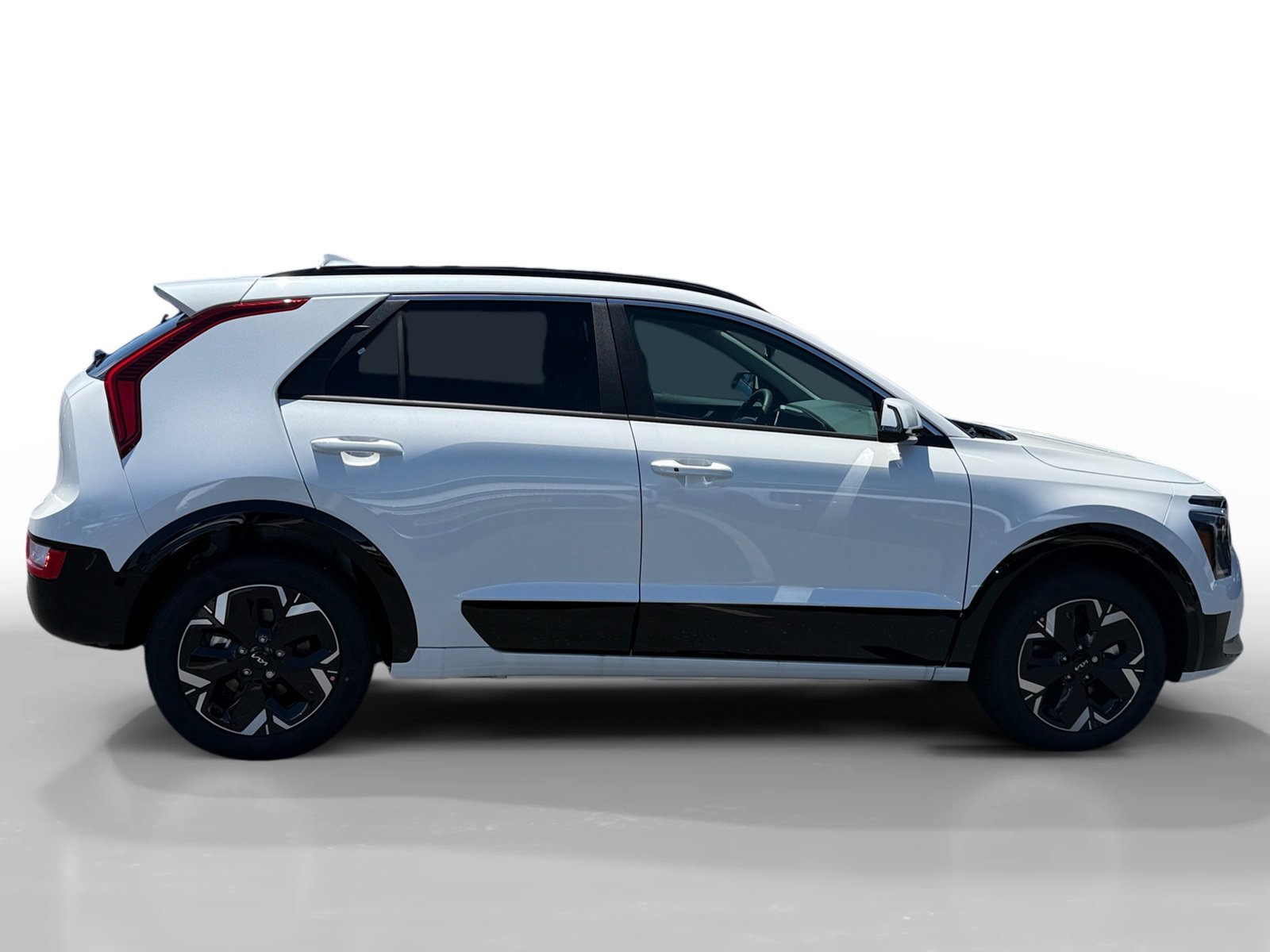 New 2026 Snow White Pearl Kia WIND image 6