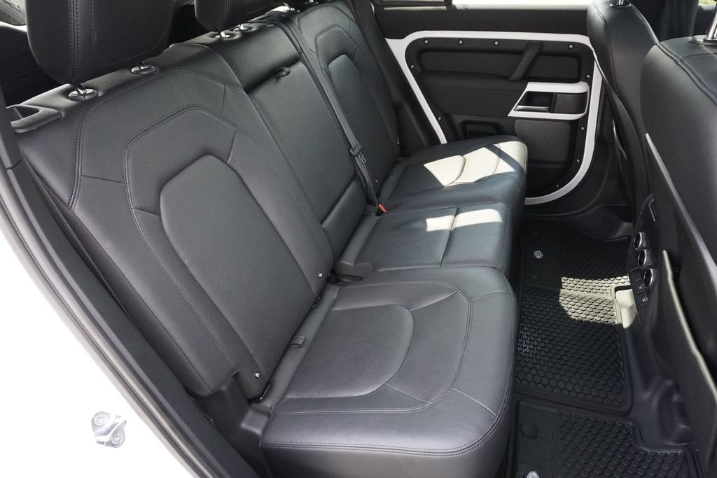 Used 2023 White Land Rover S image 27