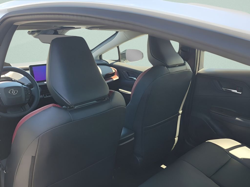 2026 Toyota Prius Plug-in Hybrid XSE - Photo 7