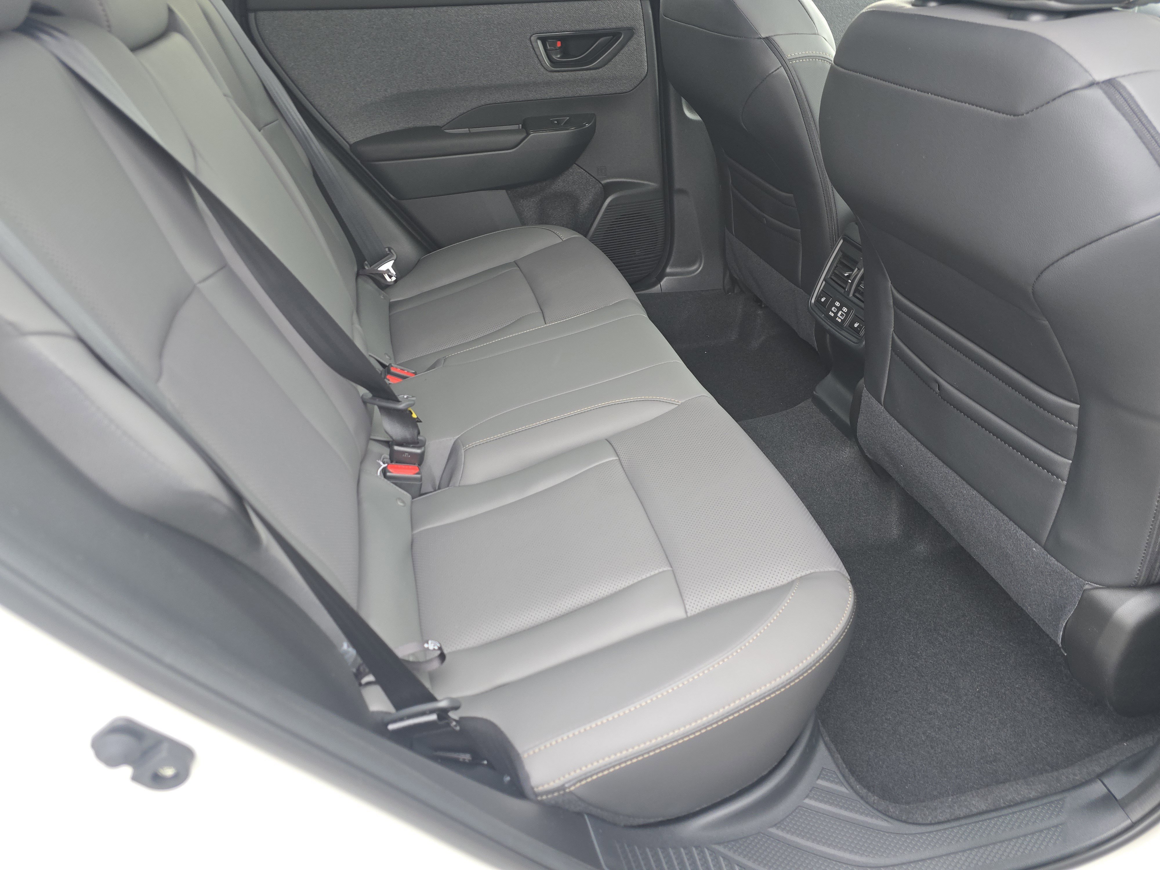2026 Subaru Outback Limited - Photo 18