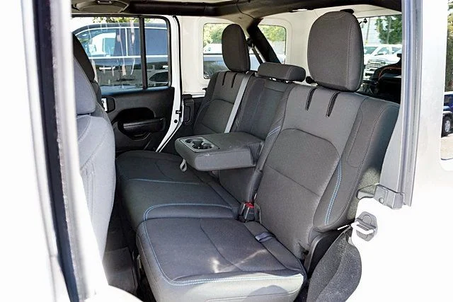 Used 2023 White Jeep Rubicon 4xe image 17