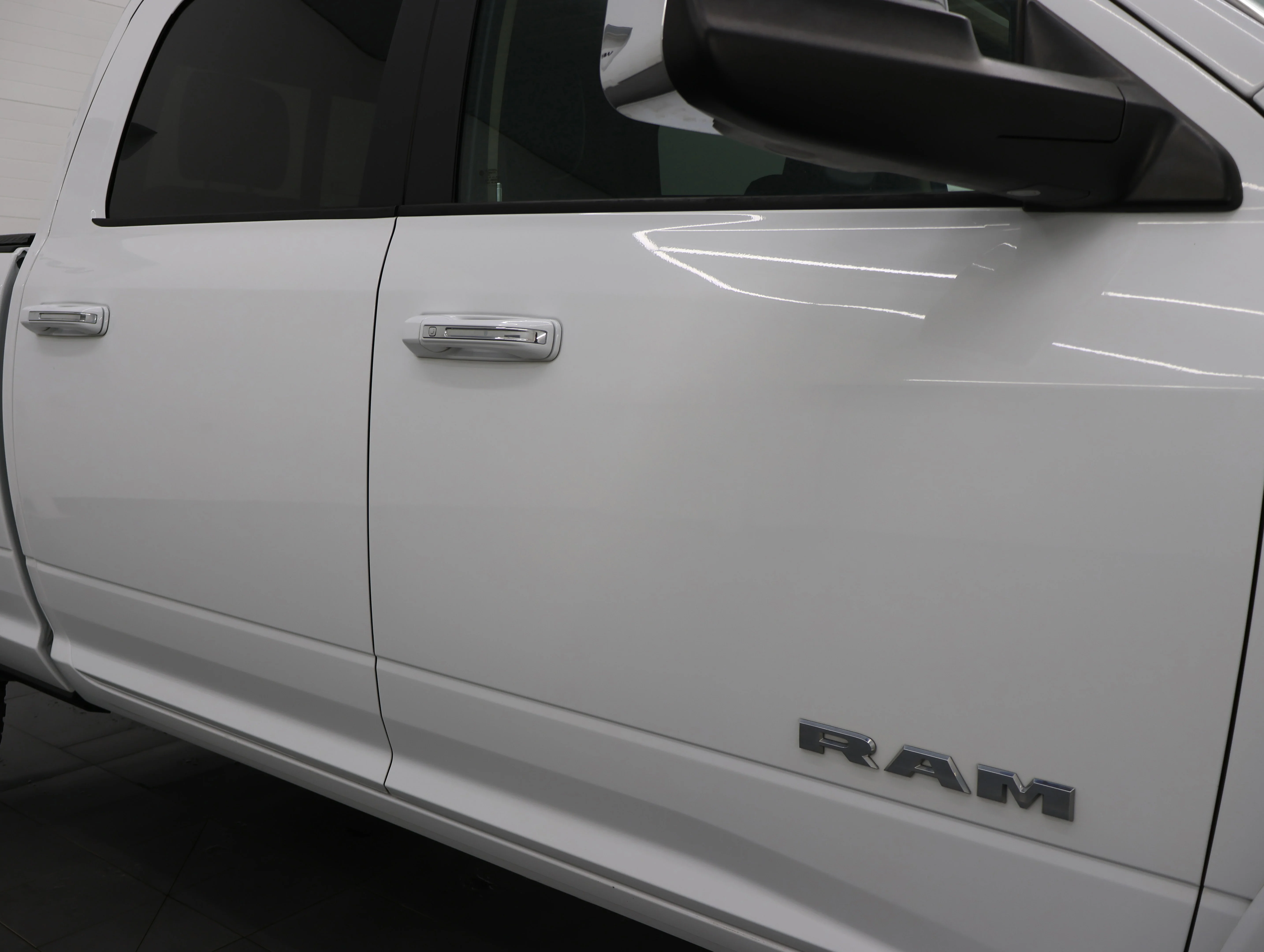 Used 2022 Bright White Clearcoat Ram Laramie image 22