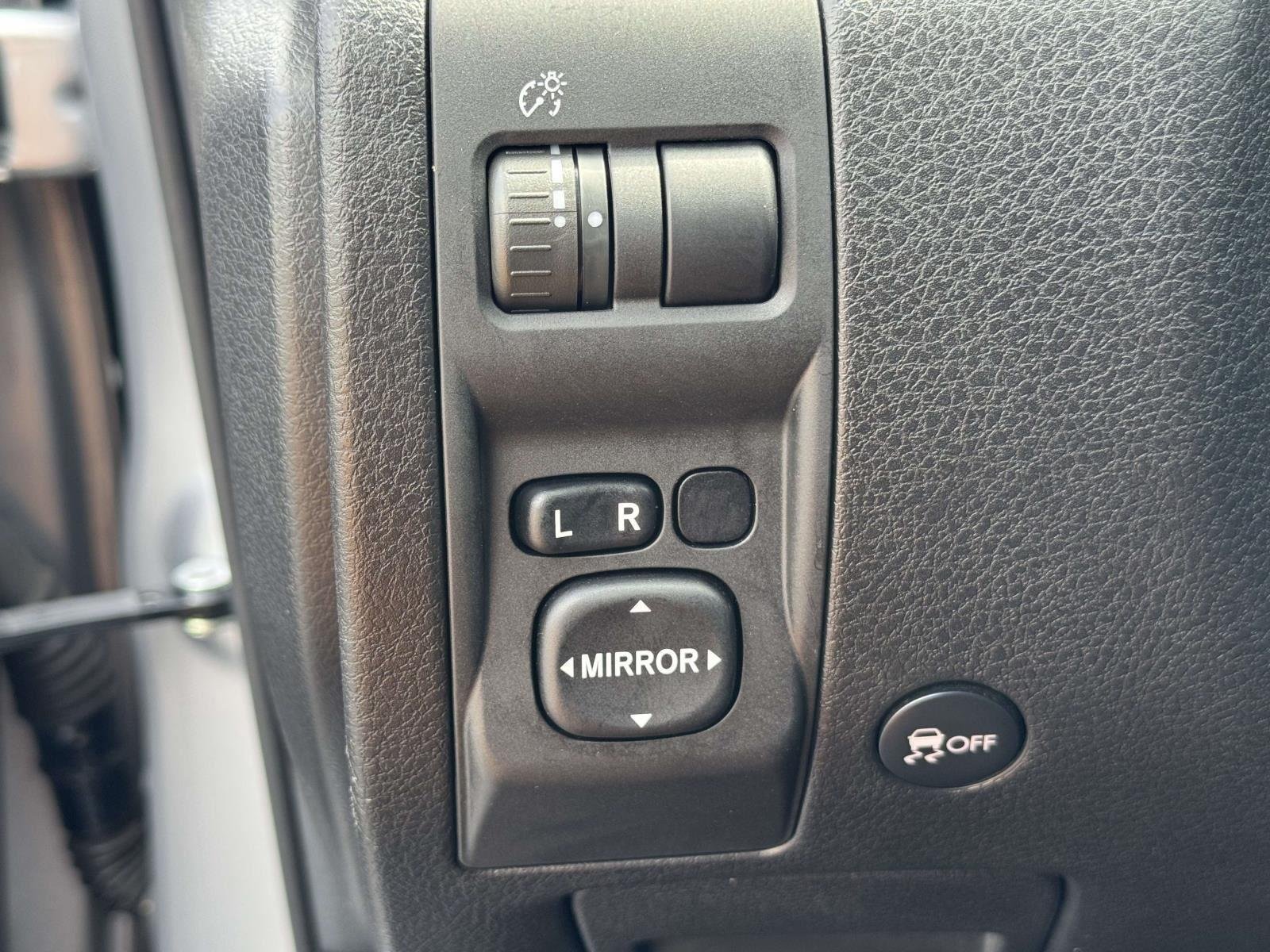 Used 2013 Ice Silver Metallic Subaru 2.5X image 19