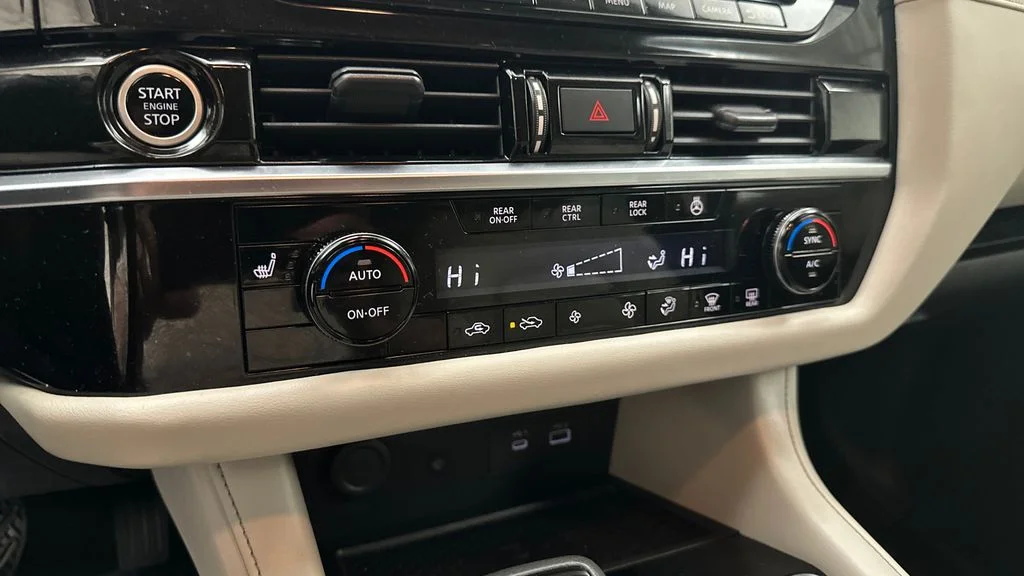 Used 2023 White Nissan SL image 19