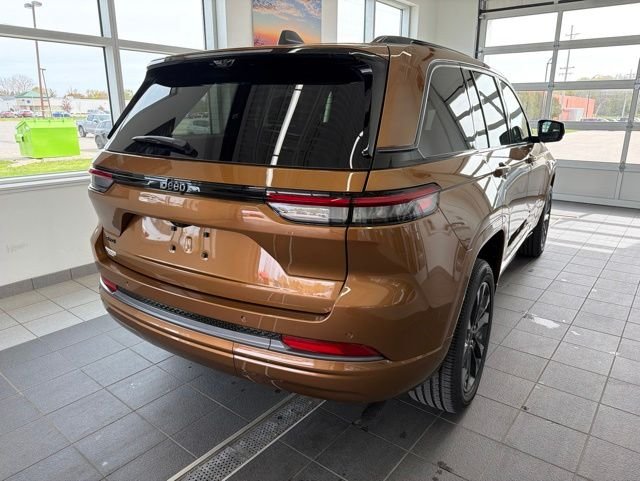 New 2026 Copper Shino Metallic Clear-Coat Exterior Paint Jeep Limited Reserve image 5