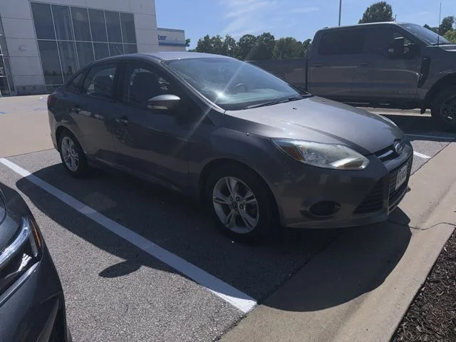 Used 2014 Sterling Gray Metallic Ford SE image 4
