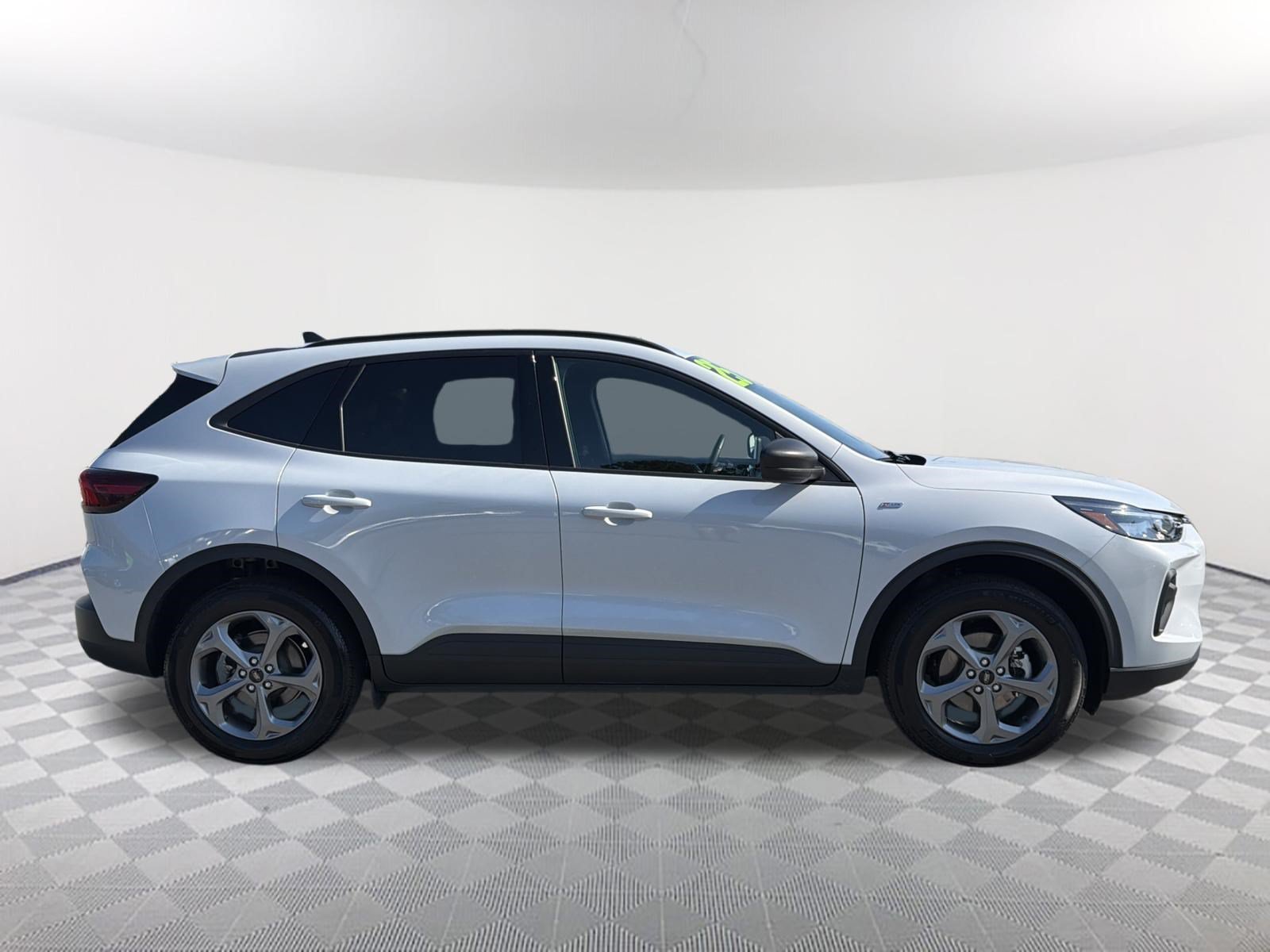 Used 2025 Silver Metallic Ford ST-Line image 17