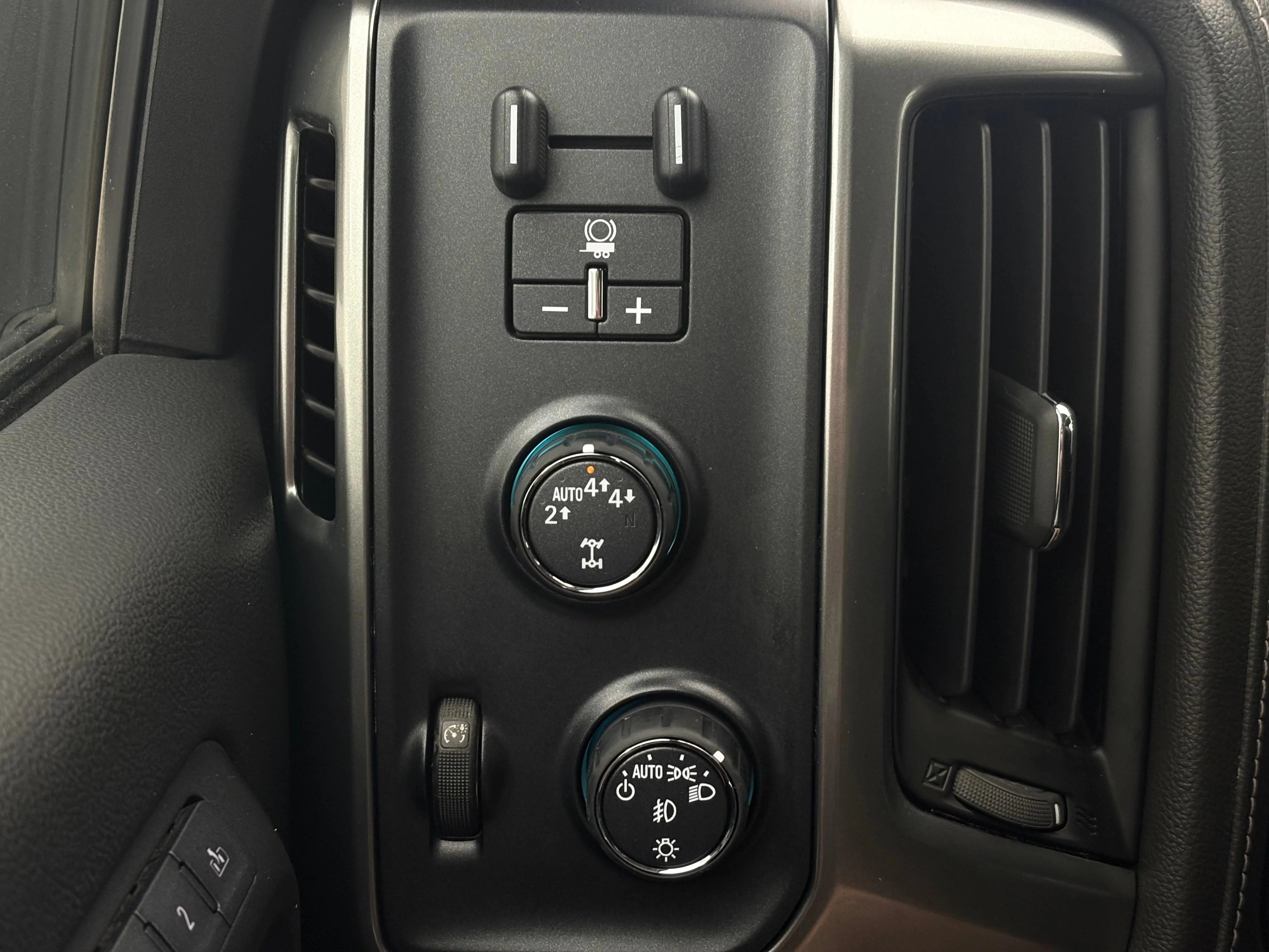 Used 2017 GRAPHITE METALLIC Chevrolet LTZ image 24