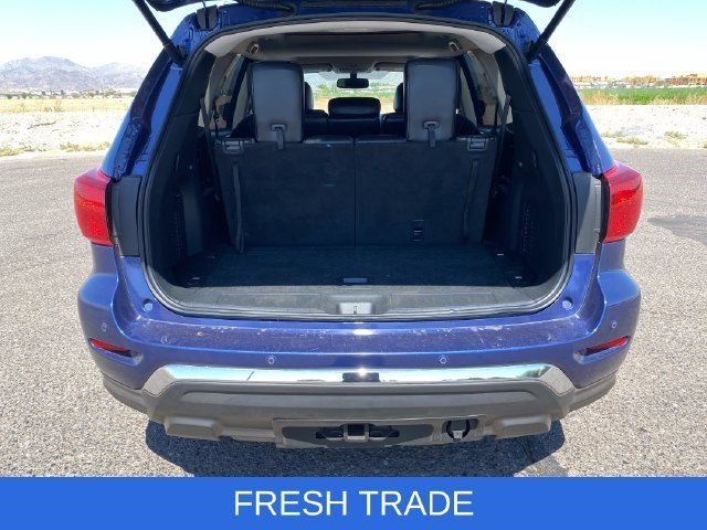 Used 2018 Caspian Blue Nissan SL image 16