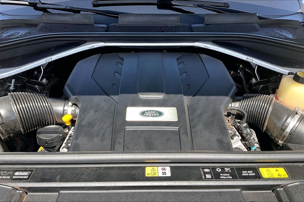 Used 2023 Black Land Rover SE image 9
