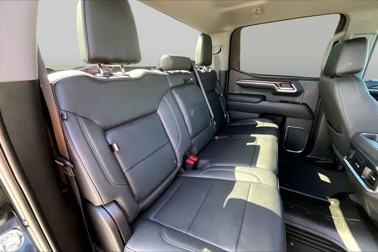 Used 2023 Onyx Black GMC SLT image 21
