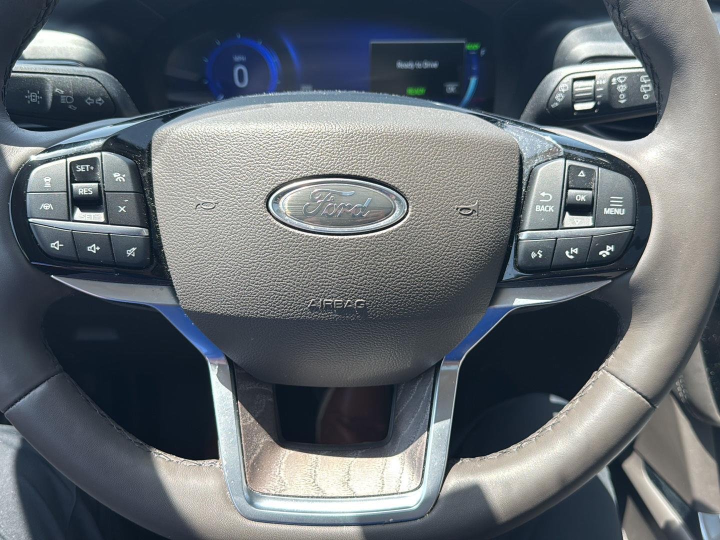 Used 2023 Agate Black Metallic Ford Platinum image 9