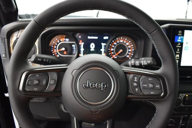 New 2026 Black Clear-Coat Exterior Paint Jeep 85th Anniversary Edition image 8