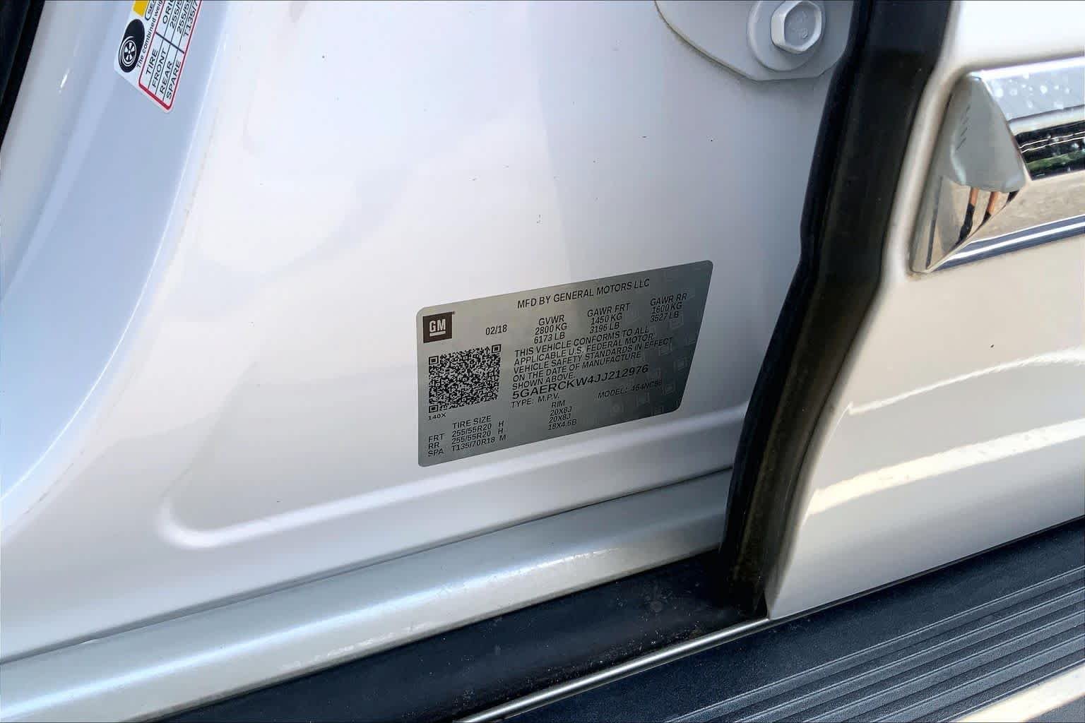 Used 2018 White Frost Tricoat Buick Premium image 34
