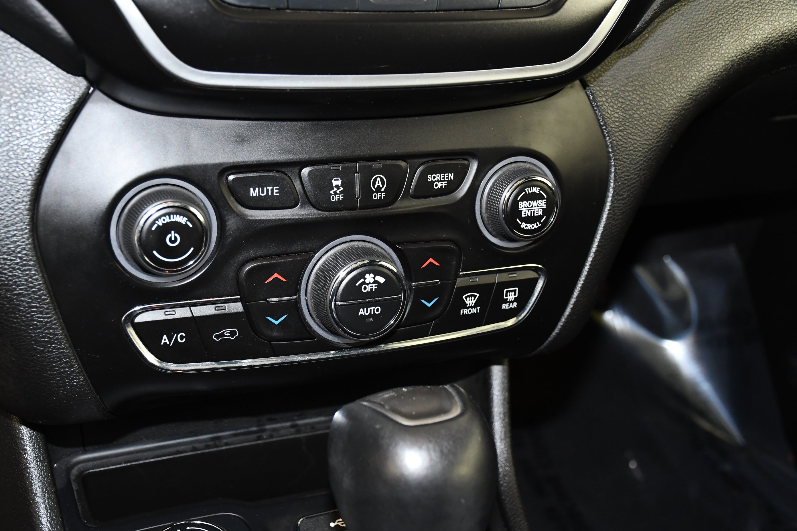 Used 2021 Velvet Red Pearlcoat Jeep 80th Anniversary image 31