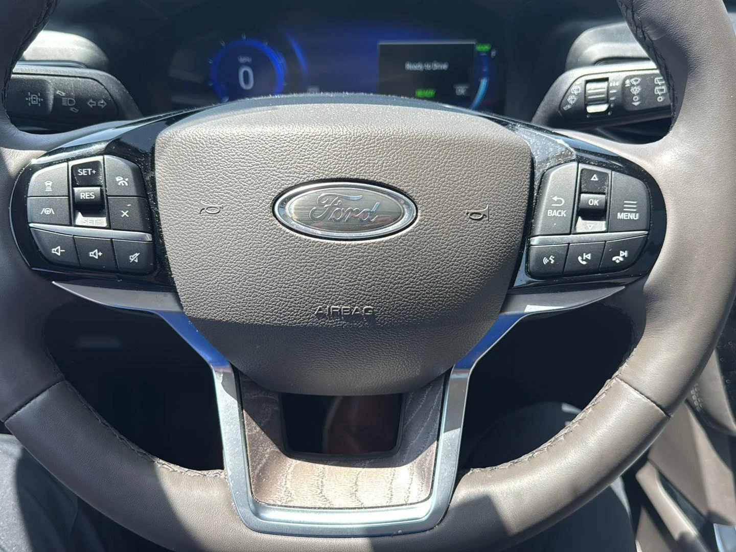 Used 2023 Agate Black Metallic Ford Platinum image 9