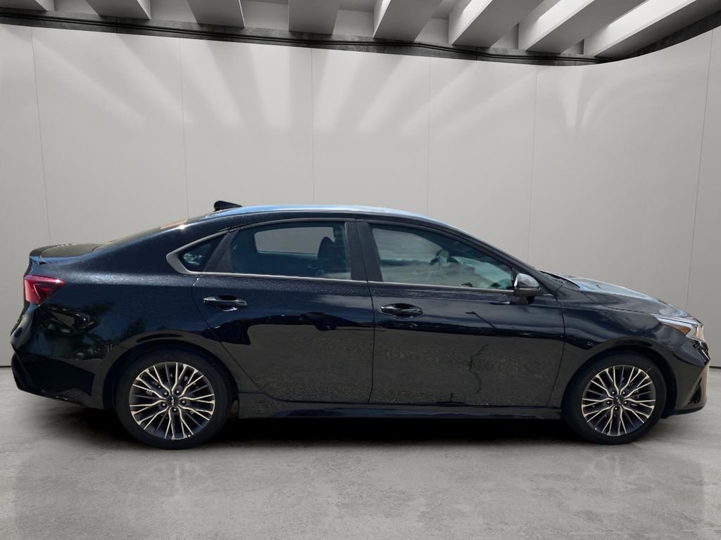 Used 2024 Aurora Black Kia GT-Line image 12