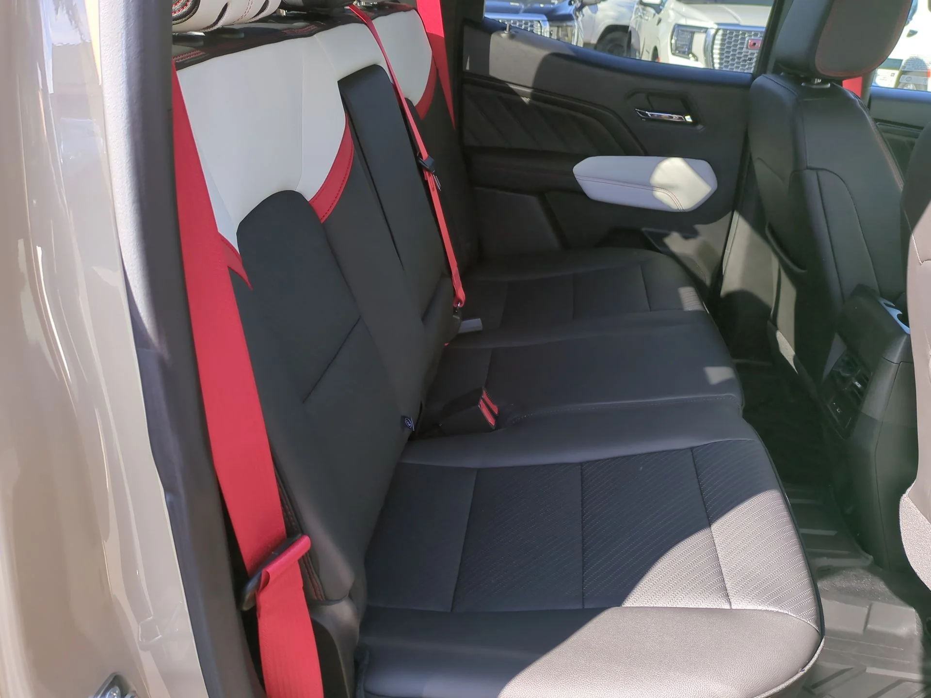 2023 GMC Canyon AT4X - Photo 28