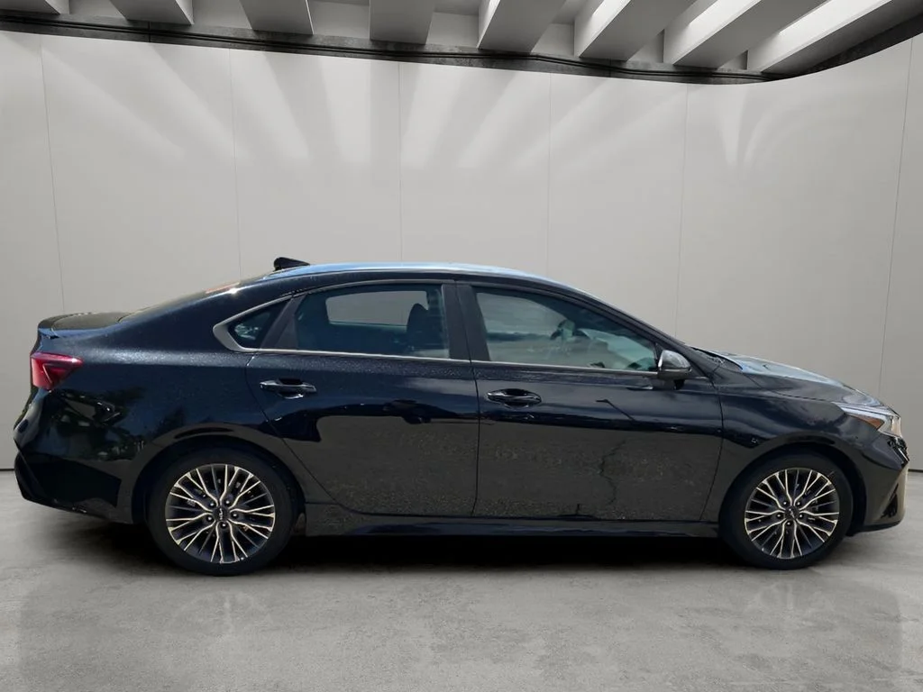 Used 2024 Aurora Black Kia GT-Line image 12