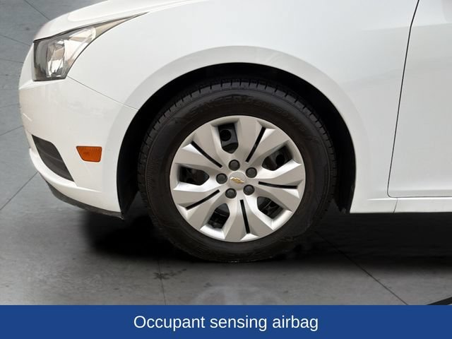 Used 2014 SUMMIT WHITE Chevrolet LS image 28