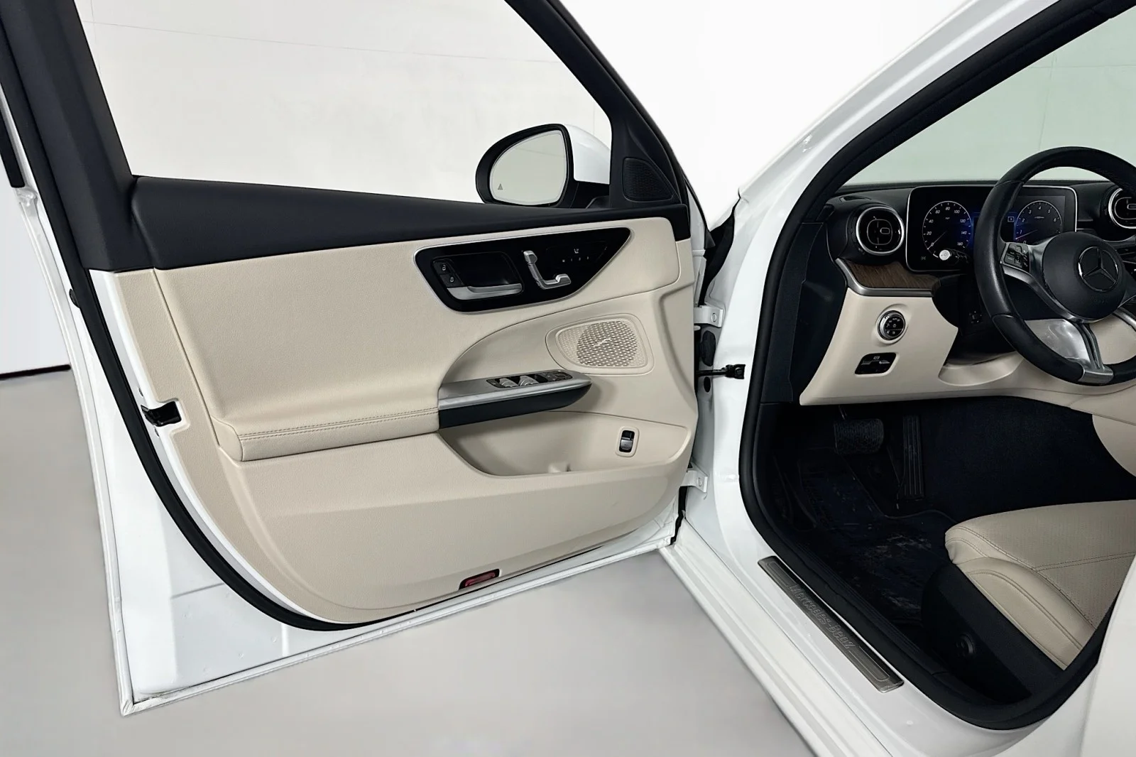 Certified Used 2024 Polar White Mercedes-Benz C 300 image 21