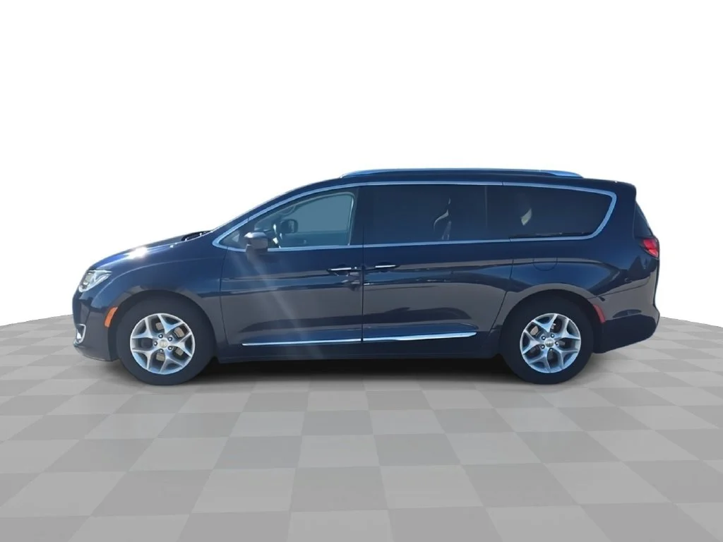 Used 2017 Blue Chrysler Touring L Plus image 5