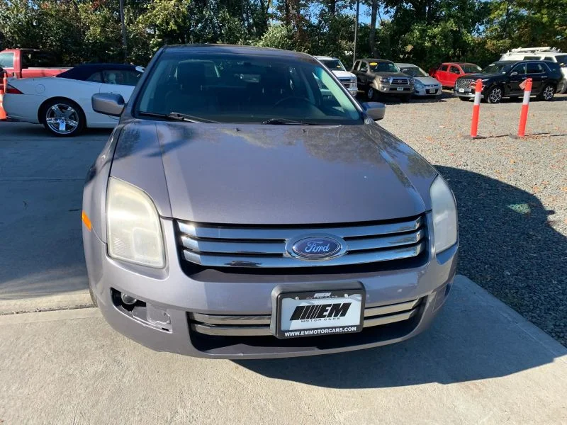 Used 2007 Gray Ford SE Sedan 4D image 21