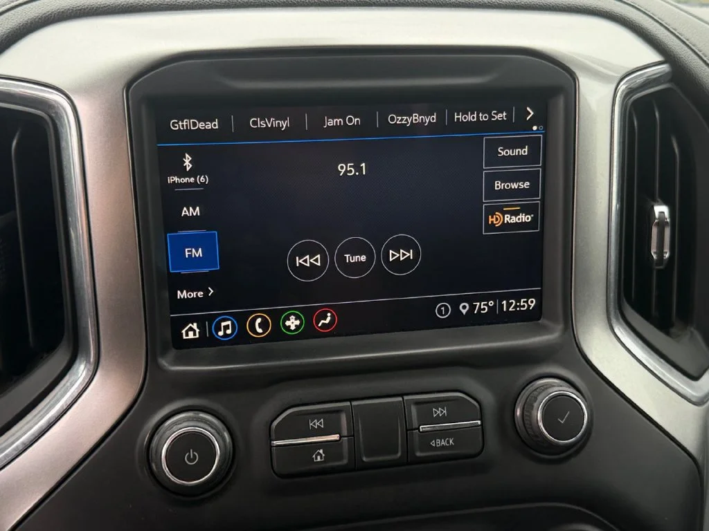 Used 2020 NORTHSKY BLUE METALLIC Chevrolet RST image 21