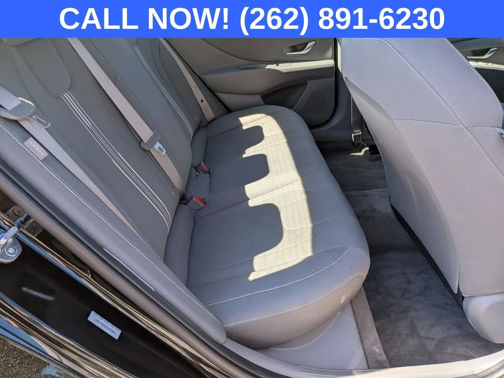 Used 2025 Black Hyundai SEL Sport image 26