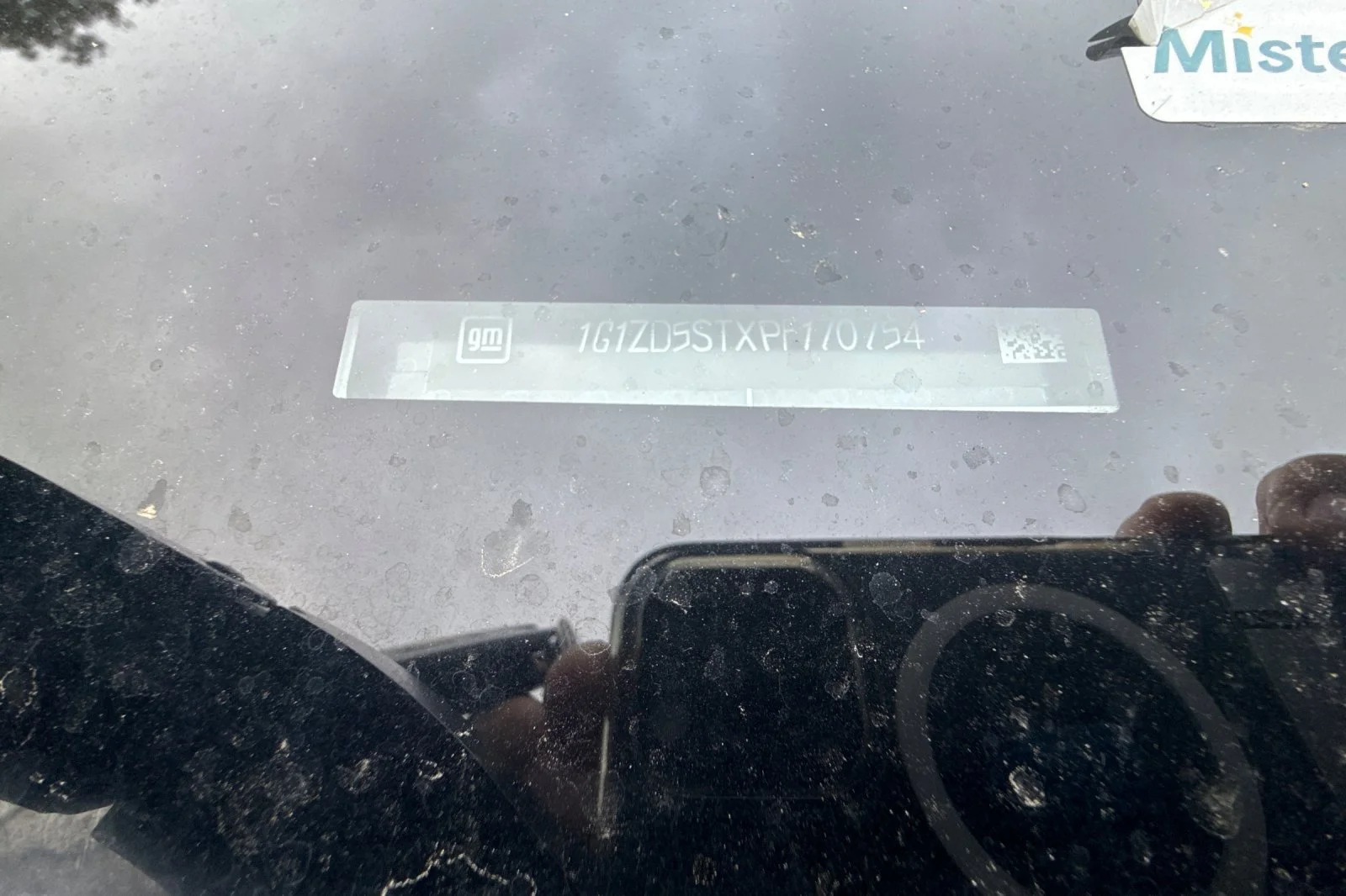 Used 2023 SUMMIT WHITE Chevrolet LT image 24
