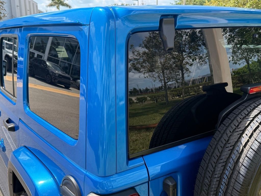 2025 Jeep Wrangler 4-Door Sahara - Photo 40