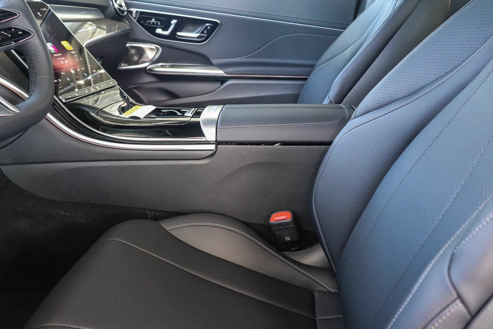 New 2027 MANUFAKTUR exclusive graphite grey magno Mercedes-Benz CLE 300 image 20