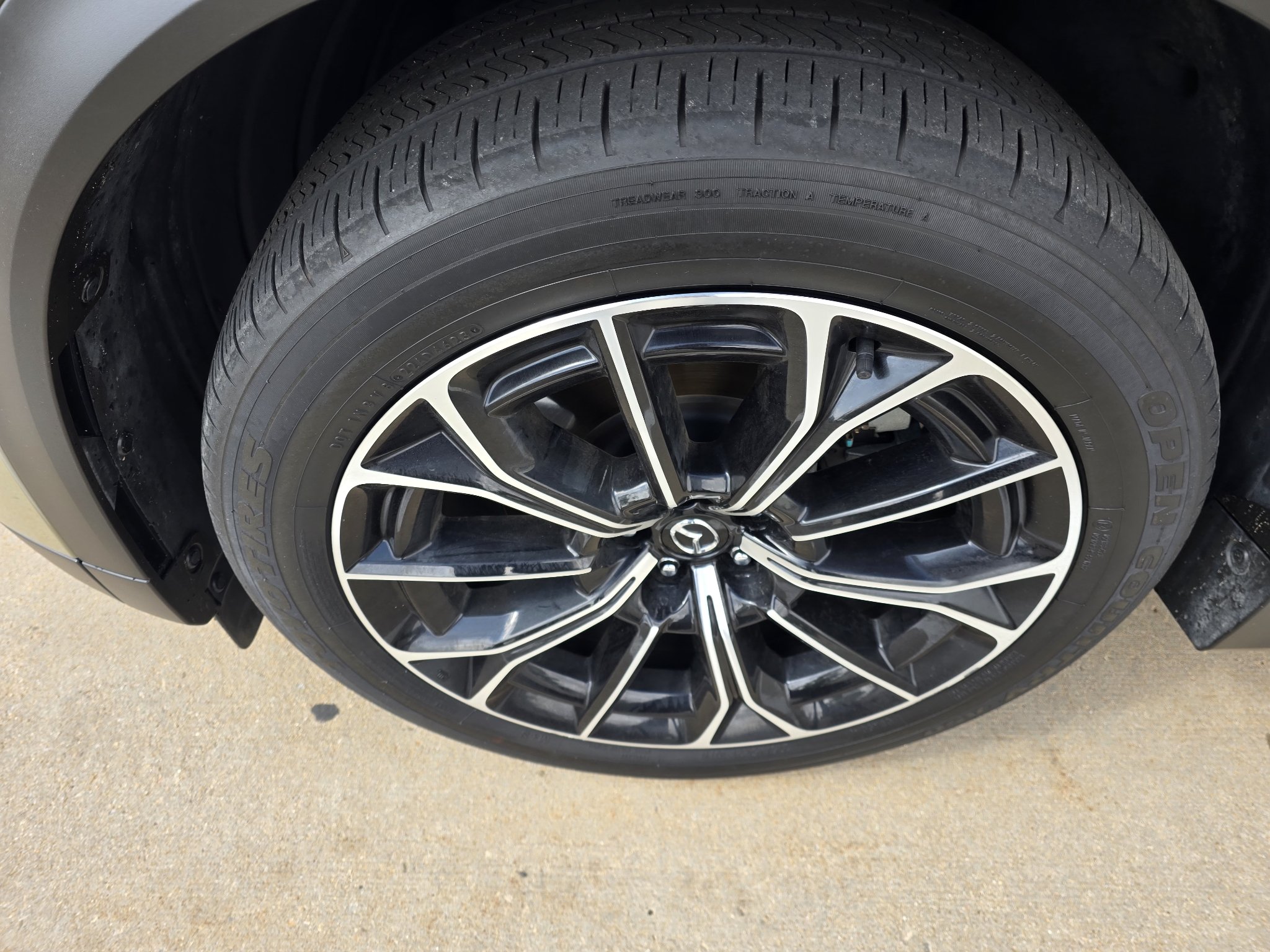 Used 2025 Zircon Sand Metallic Mazda Premium Package image 10