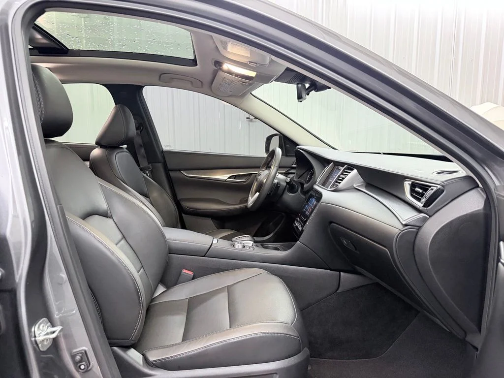 Used 2023 Gray INFINITI LUXE image 39
