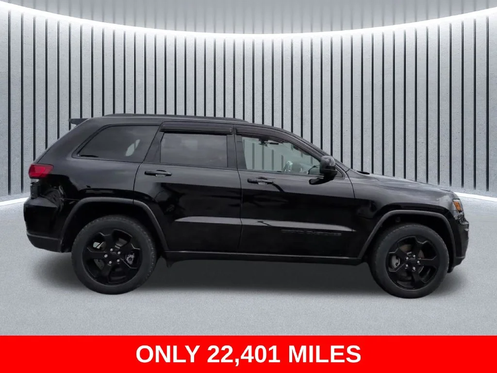 Used 2020 Black Jeep Laredo image 4