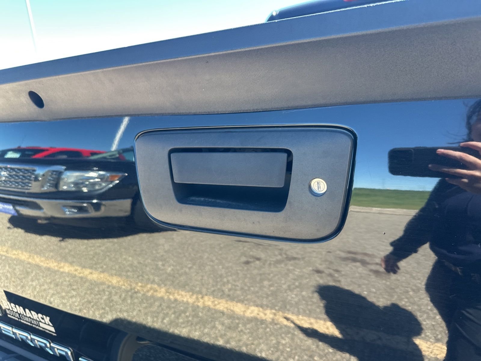 Used 2010 Black GMC SLT image 25