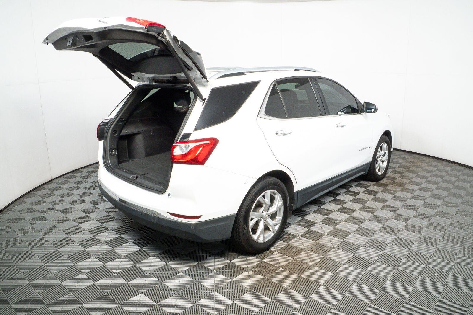 Used 2018 Summit White Chevrolet Premier image 25