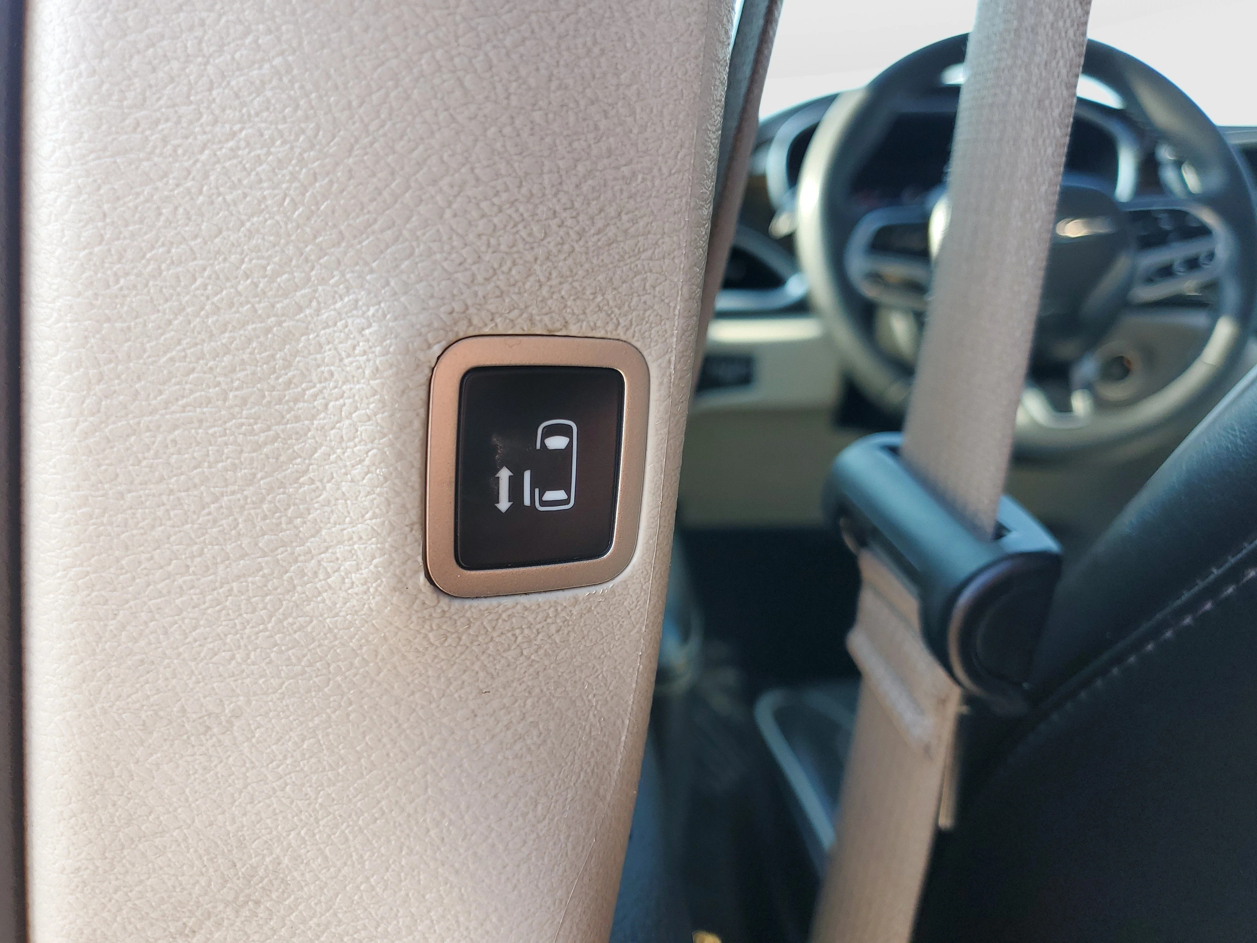 Used 2023 Black Chrysler Limited image 19