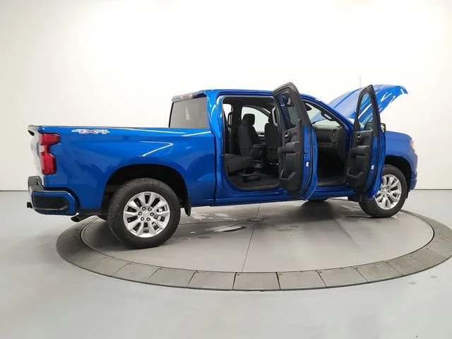 Used 2023 Blue Chevrolet Custom image 15