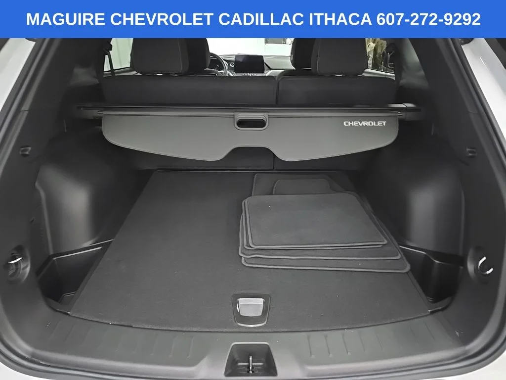 Used 2023 White Chevrolet LT image 11