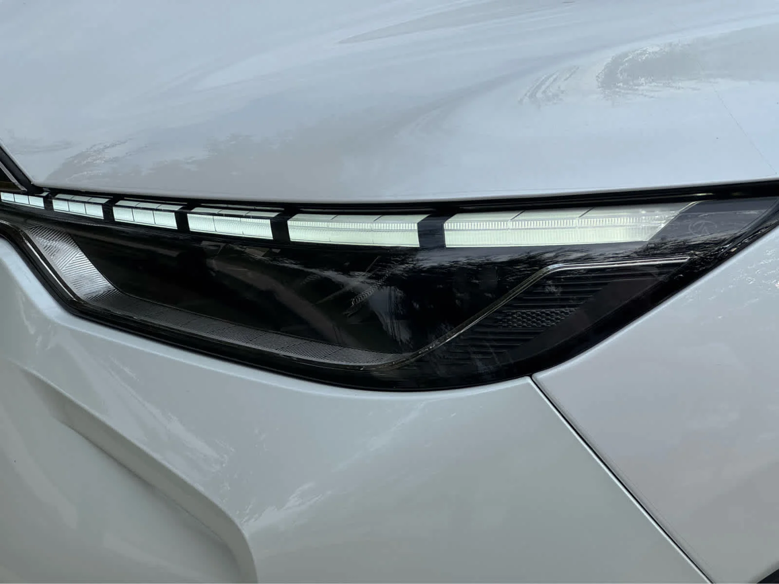 Certified Used 2026 Radiant White/Black Obsidian INFINITI SPORT image 9