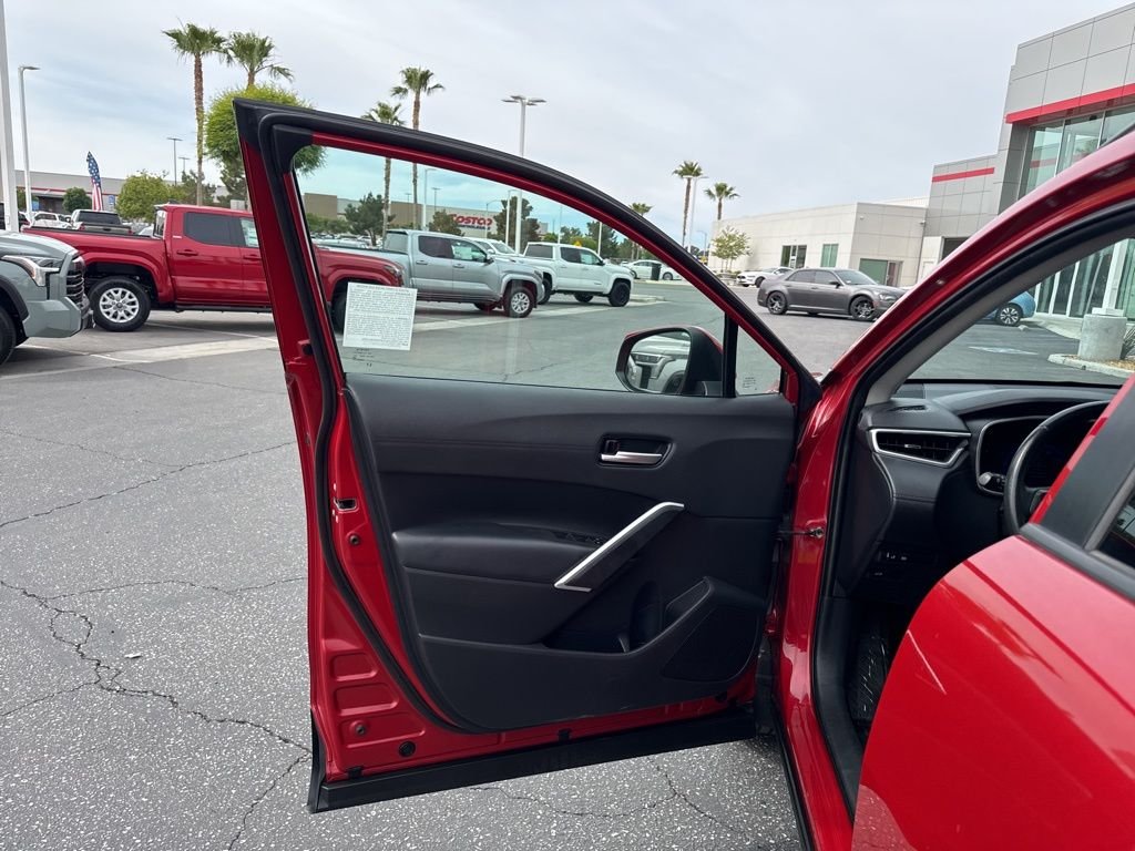 2022 Toyota Corolla Cross XLE - Photo 12