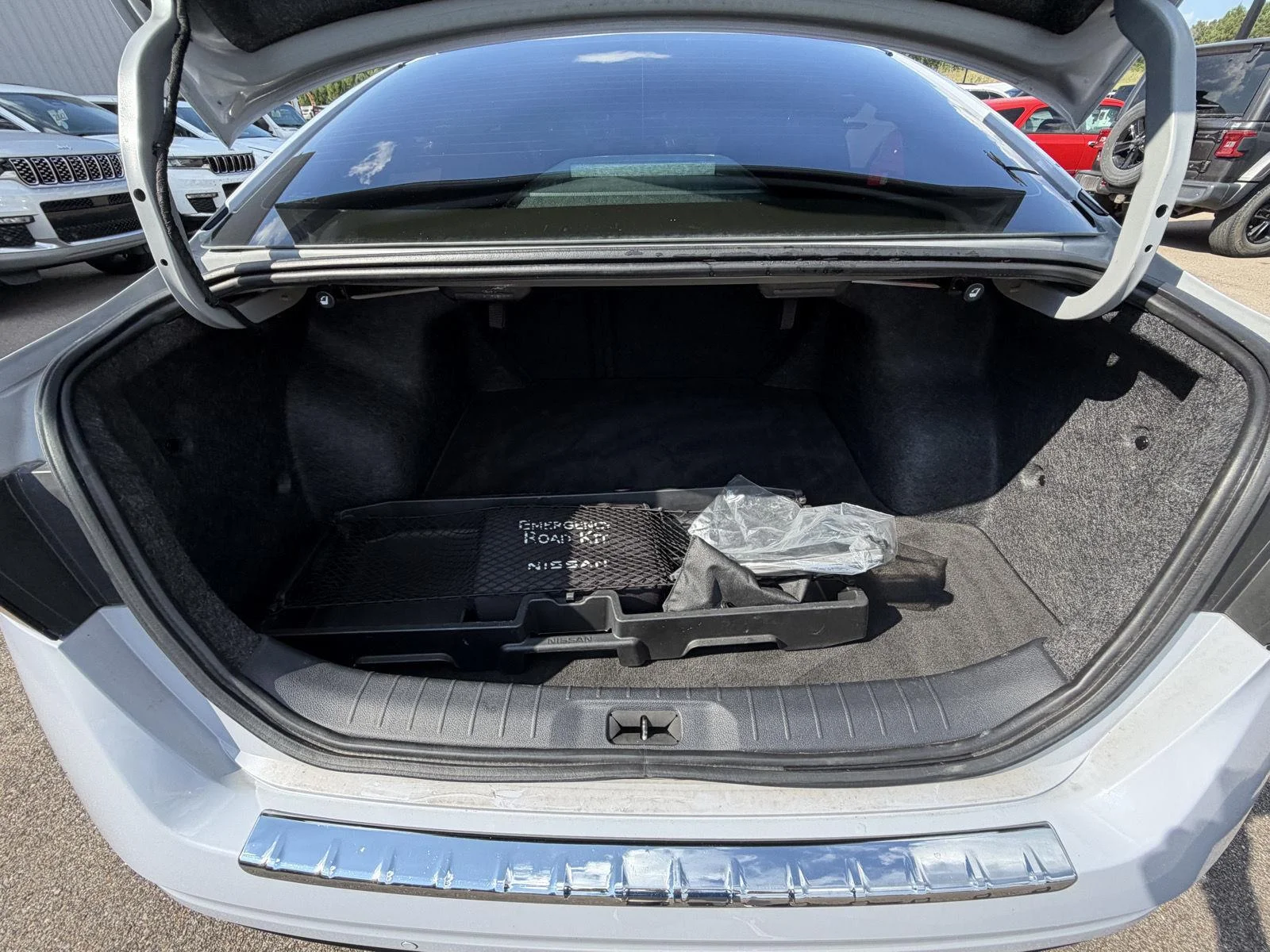 Used 2023 Gray Sky Pearl Nissan 2.5 SR image 19