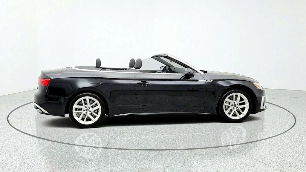 Used 2023 Mythos Black Metallic/Black Roof Audi S line Premium Plus 45 TFSI quattro w/ Nav. Pkg, B&O & Top View image 4