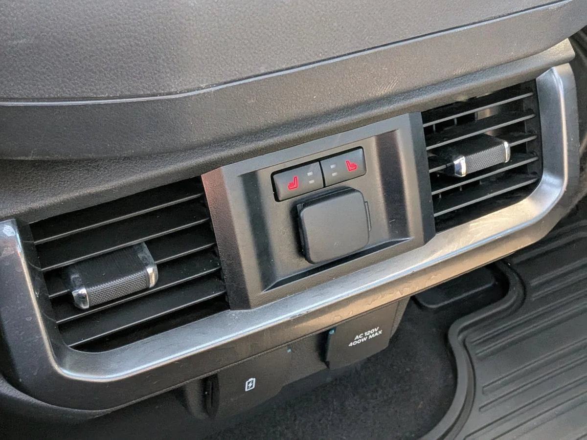 Used 2023 Black Ford Lariat 4wd Supercrew image 16
