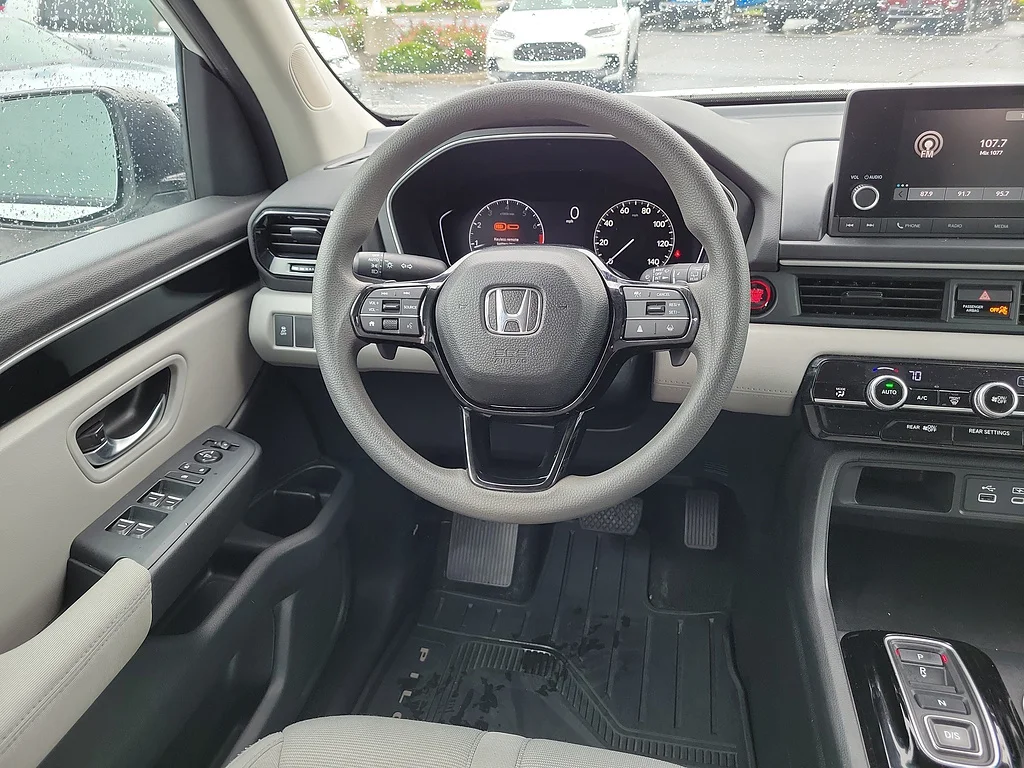 Certified Used 2023 Platinum White Pearl Honda LX image 10